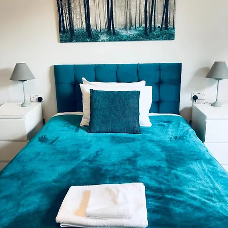 The Beechwood 2* Leeds (West Yorkshire)